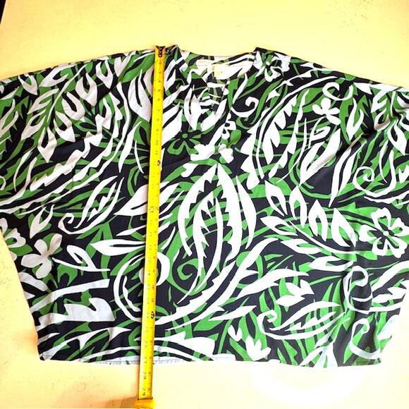 Belle by Kim Gravel Sz Large Twilight Flirty Floral Split Neck Poncho - Picture 9 of 11